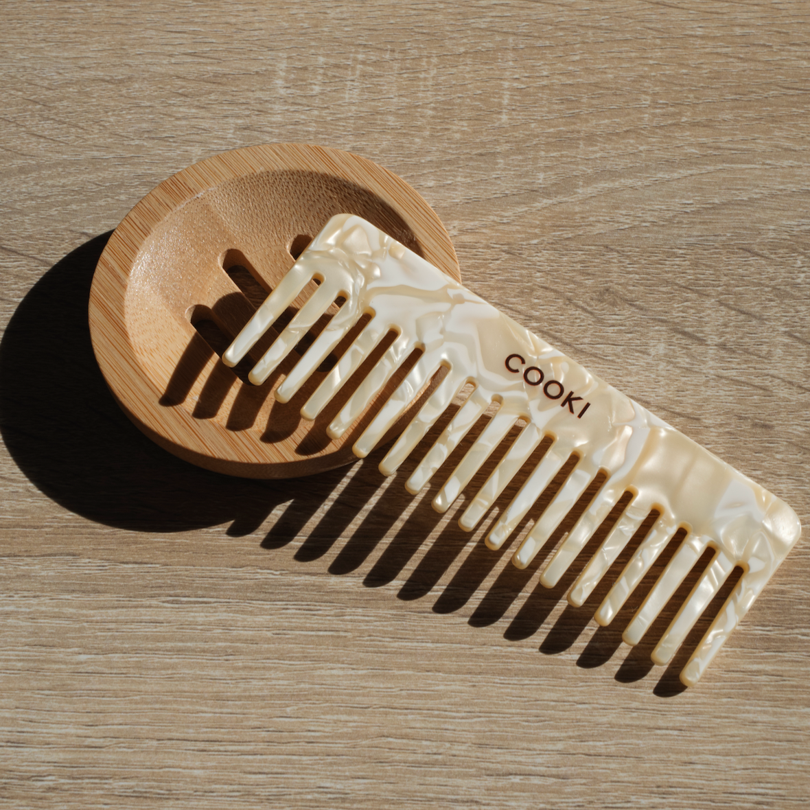 Cooki Cream Acetate Comb